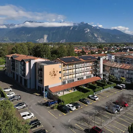 Cook P1-2 By Interhome